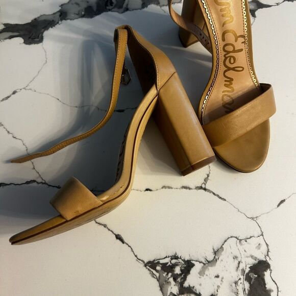 SAM. Tan Stiletto Heels Minimalist Design - Picture 2 of 6